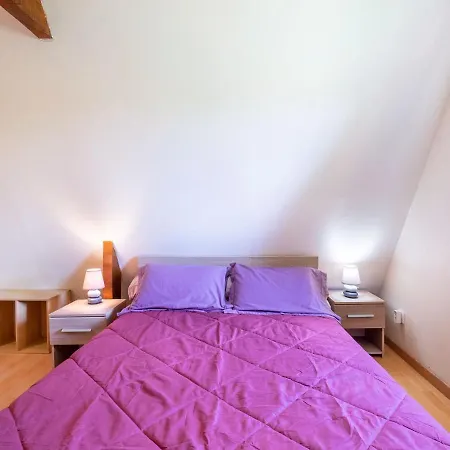 Comfortable studio in Tamniès with a garden *