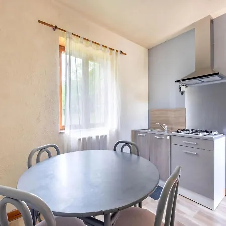 Comfortable studio in Tamniès with a garden * Tamniès