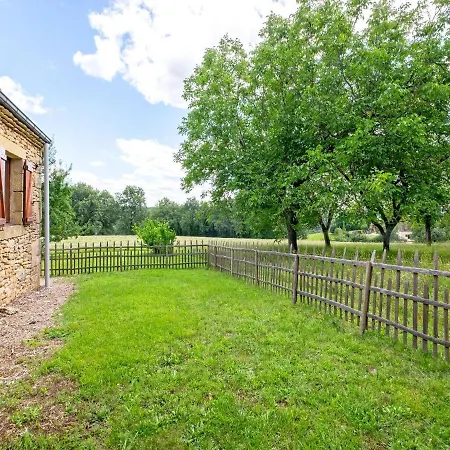 Comfortable studio in Tamniès with a garden Casa vacanze
