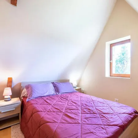 Comfortable studio in Tamniès with a garden * Tamniès